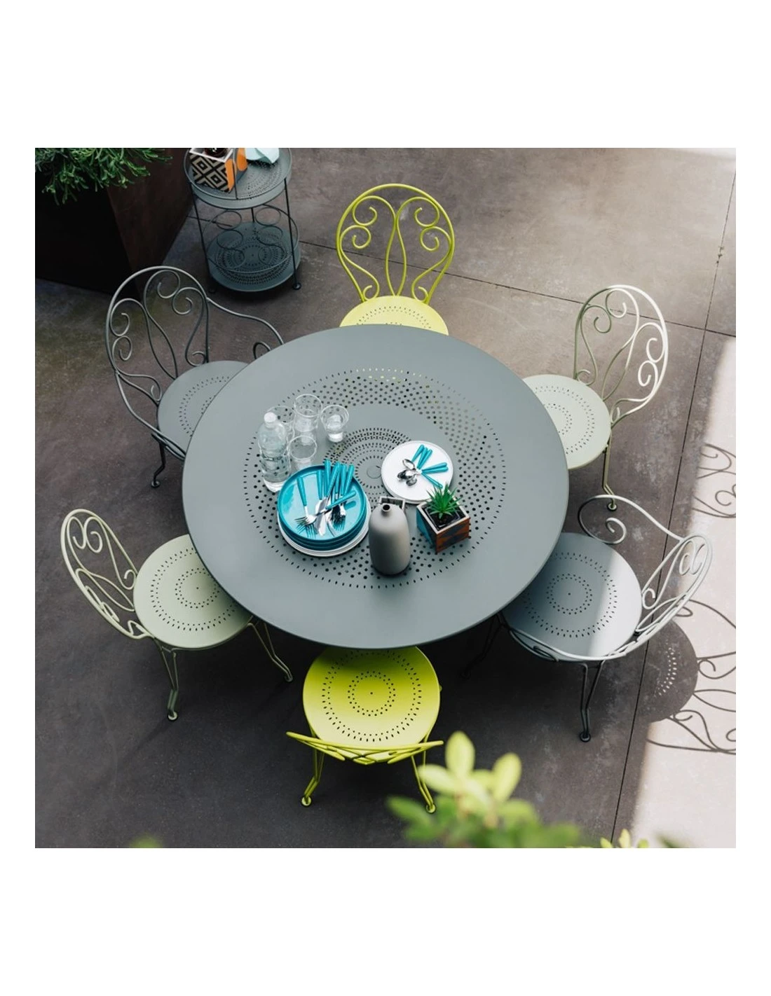 Table de jardin Montmartre D.117 cm - Métal ronde - cerise noire Table De Jardin Montmartre D.117 Cm - Métal Ronde - Cerise Noire -Magasin De Jardin Et D'extérieur table de jardin montmartre d117 cm metal ronde cerise noire 1